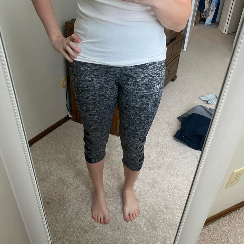 Grey leggings with mesh cross cross sides